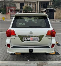 تۆیۆتا لاند کروزەر